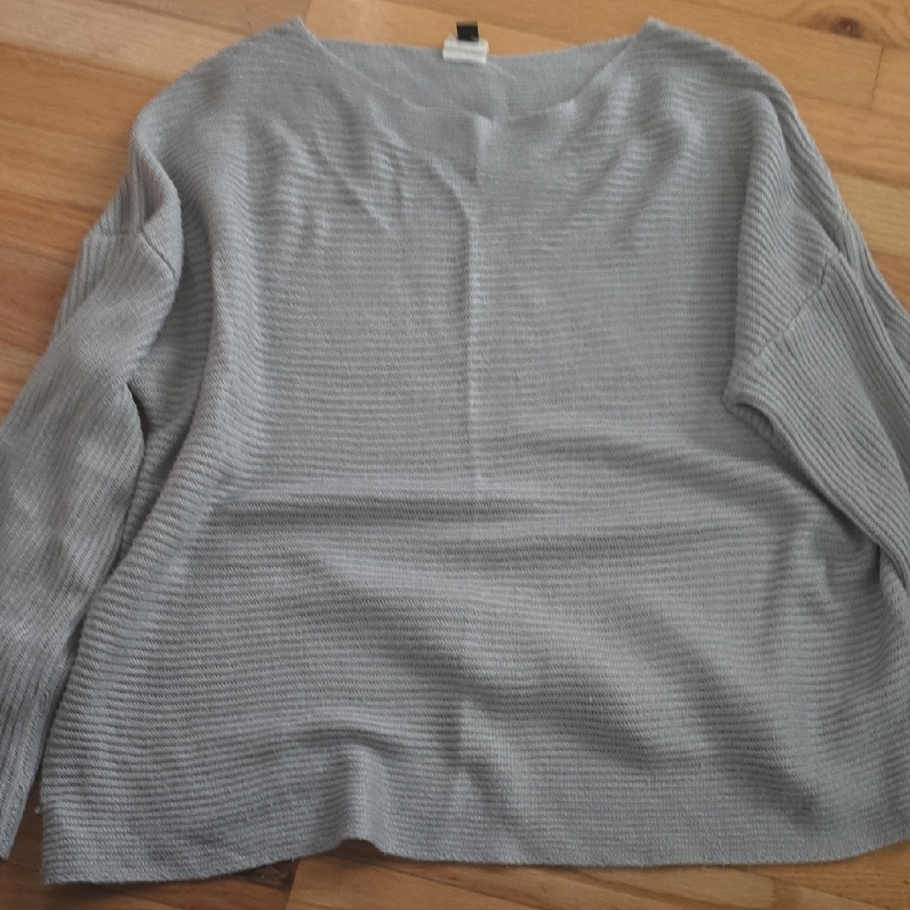 Simple Heather Gray Knit Top